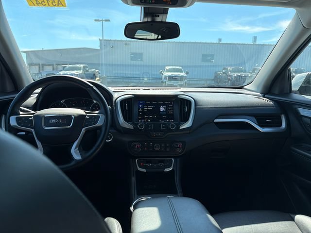 Used 2024 GMC Terrain SLT AWD/4WD image 15
