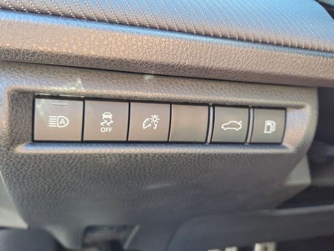 Used 2025 Toyota Camry SE image 28