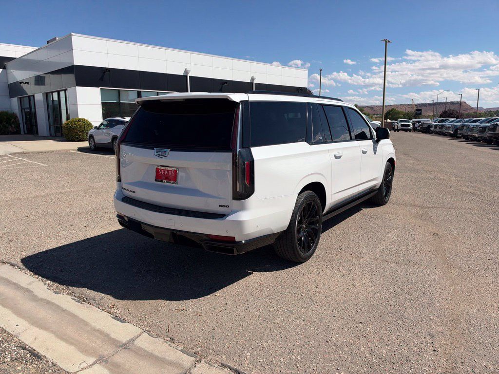 Used 2022 Cadillac Escalade ESV Sport w/ Touring Package AWD/4WD image 5
