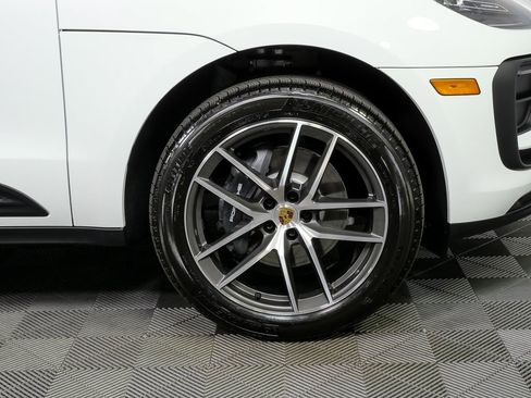 New 2026 Porsche Macan AWD/4WD image 40