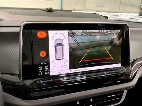 New 2026 Volkswagen Atlas Peak Edition image 21