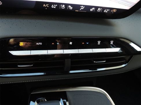 New 2026 Buick Enclave Avenir w/ Super Cruise Package image 22