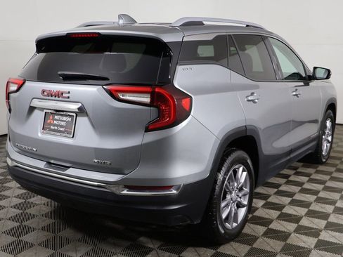 Used 2024 GMC Terrain SLT image 9