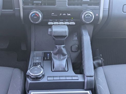 Used 2024 Toyota Tacoma SR5 AWD/4WD image 22