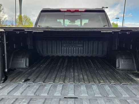 Used 2025 GMC Sierra 1500 AT4 w/ AT4 Premium Package AWD/4WD image 12