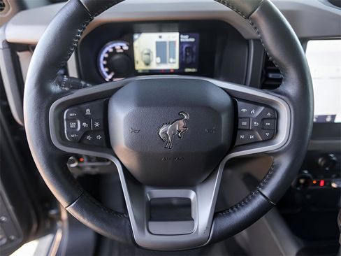 Used 2024 Ford Bronco Wildtrak image 12