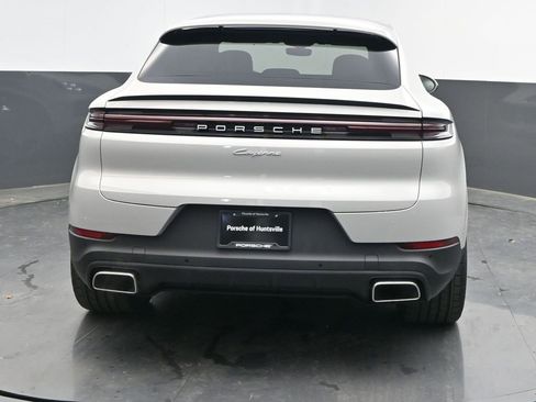 New 2025 Porsche Cayenne Coupe image 8