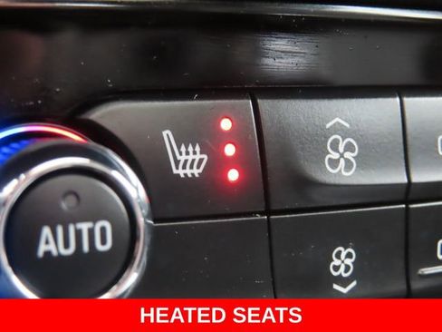 Used 2019 Buick Regal Essence w/ Driver Confidence Package I image 5