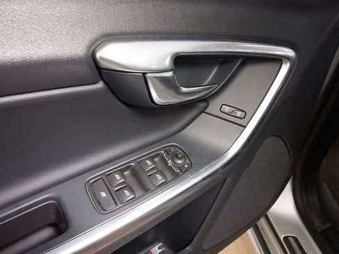 Used 2015 Volvo V60 T5 Cross Country w/ Convenience Package AWD/4WD image 12