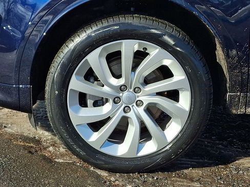 Used 2023 Land Rover Discovery Sport SE R-Dynamic image 8