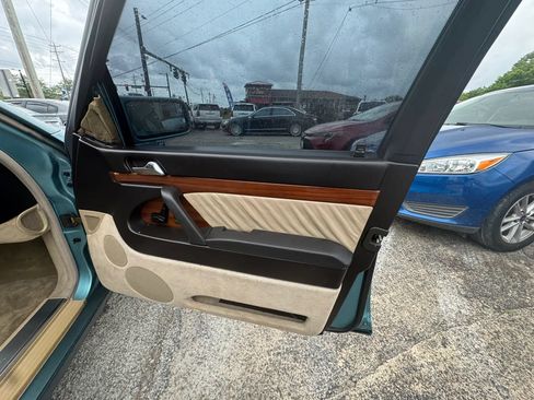 Used 1992 Mercedes-Benz 400 E image 23