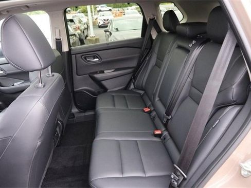 Certified 2024 Nissan Rogue SL w/ SL Premium Package image 10