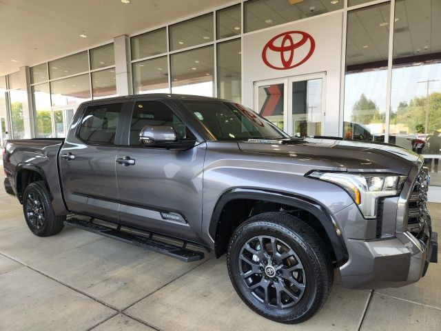 Used 2024 Toyota Tundra Platinum AWD/4WD image 4