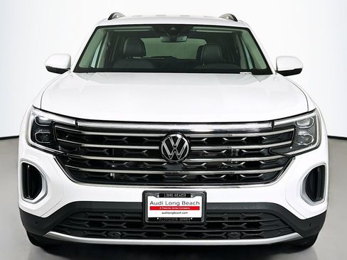 Used 2024 Volkswagen Atlas SE FWD image 2