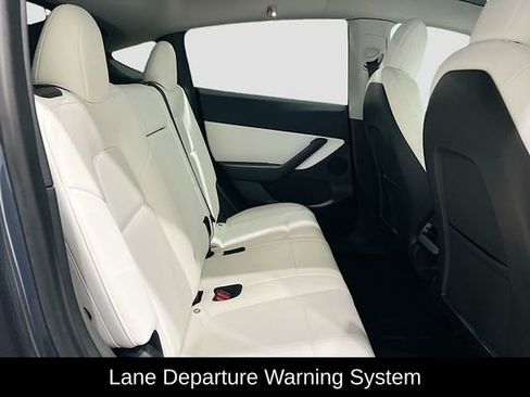 Used 2021 Tesla Model Y Long Range image 10