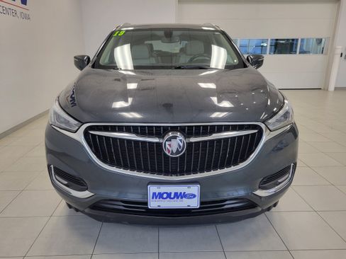 Used 2019 Buick Enclave Essence image 3