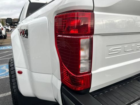 Used 2022 Ford F350 Lariat w/ Lariat Ultimate Package image 10