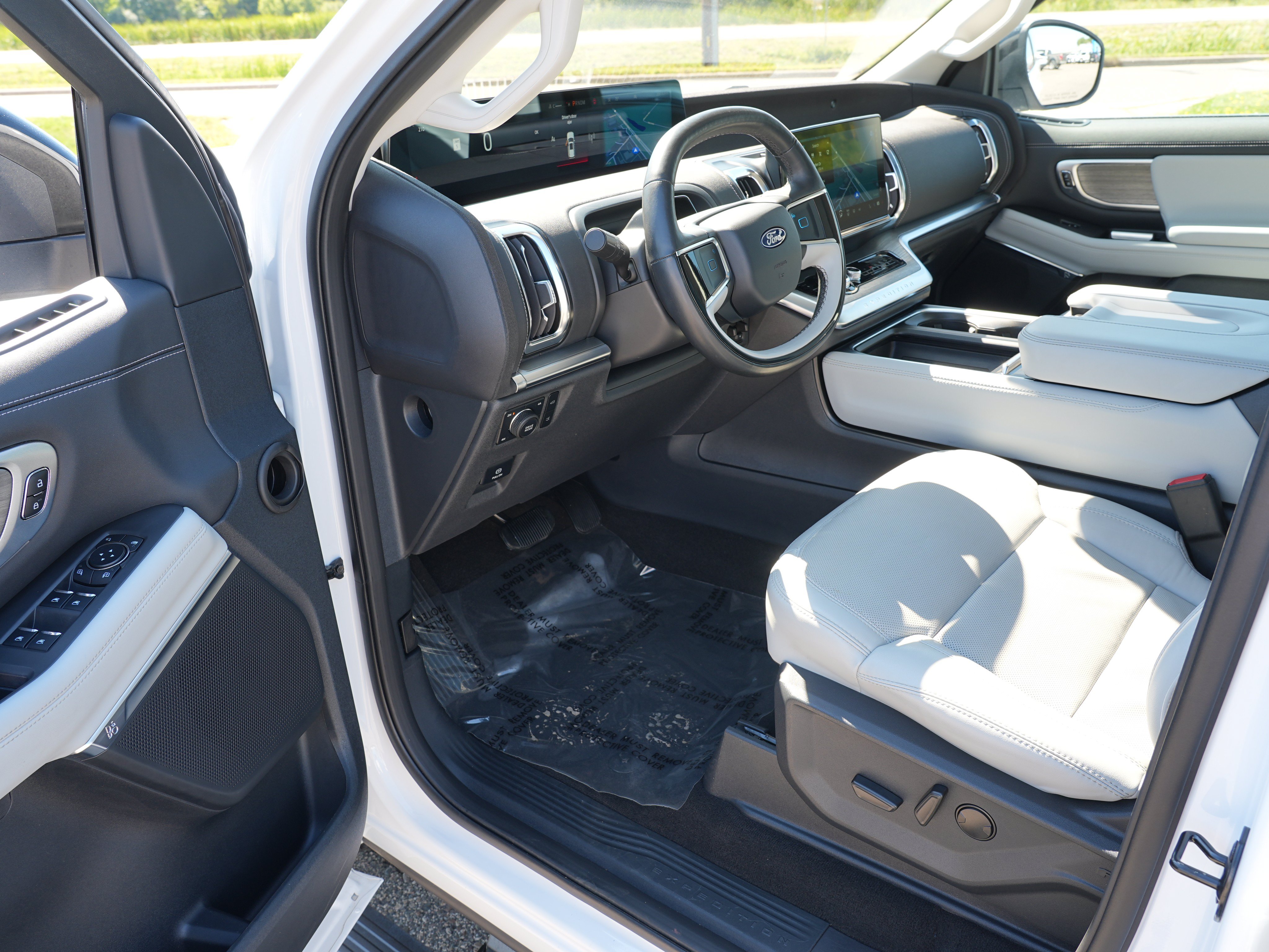 Used 2025 Ford Expedition Max Platinum AWD/4WD image 15