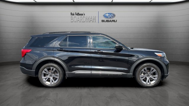 Used 2021 Ford Explorer XLT w/ Equipment Group 202A AWD/4WD image 3