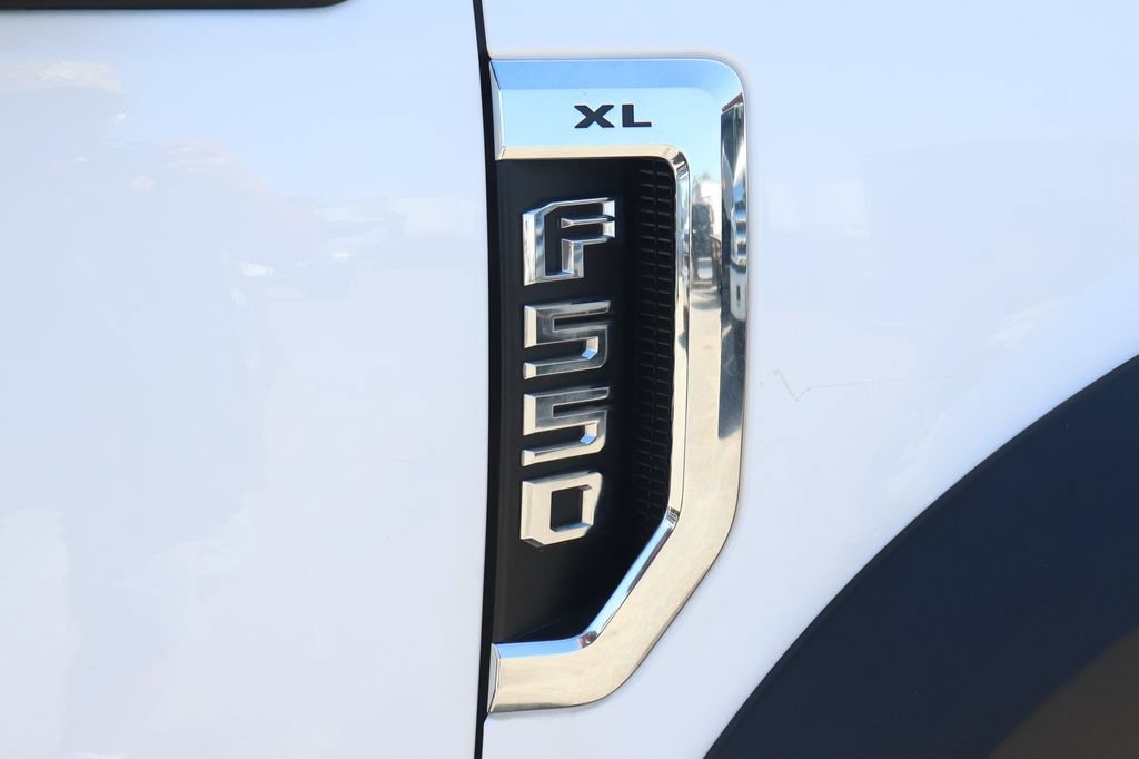 Used 2017 Ford F550 2WD Regular Cab Super Duty image 38