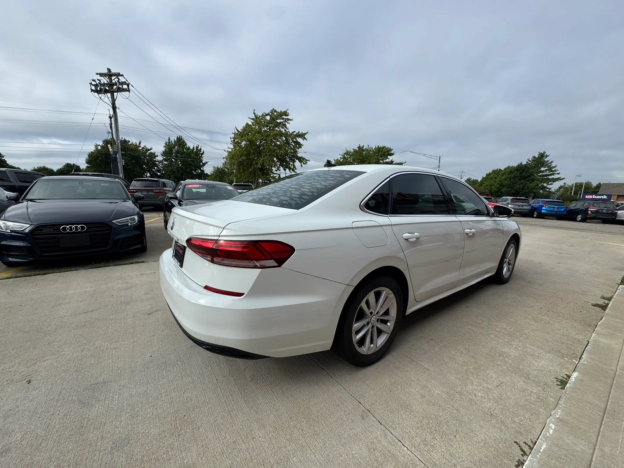 Used 2020 Volkswagen Passat 2.0T SE FWD image 2