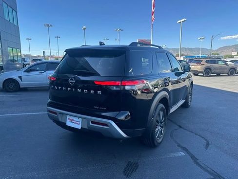 Used 2024 Nissan Pathfinder SV AWD/4WD image 11