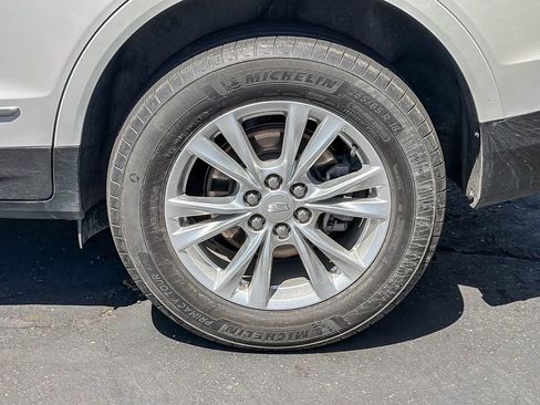 Used 2023 Cadillac XT5 Luxury w/ LPO, Floor Liner Package AWD/4WD image 5