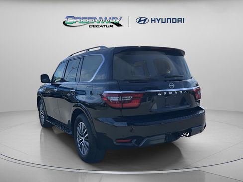 Used 2024 Nissan Armada SL w/ Captain's Chairs Package image 5