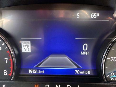 Certified 2022 Ford Explorer XLT w/ Equipment Group 202A image 31