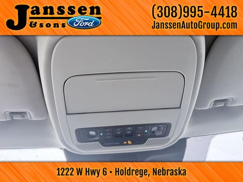 Used 2025 Ford Expedition Platinum AWD/4WD image 28