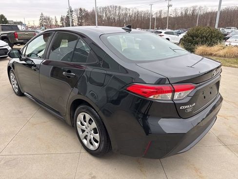 Used 2022 Toyota Corolla LE image 5