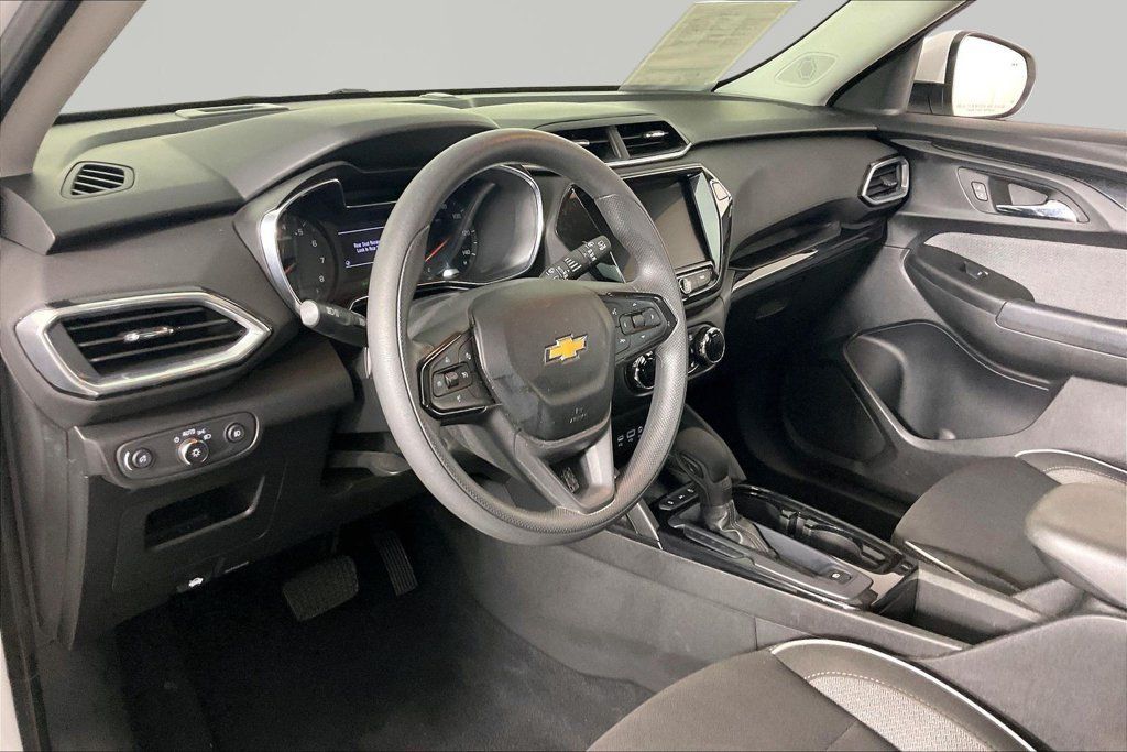 Used 2023 Chevrolet TrailBlazer LT w/ Convenience Package FWD image 15