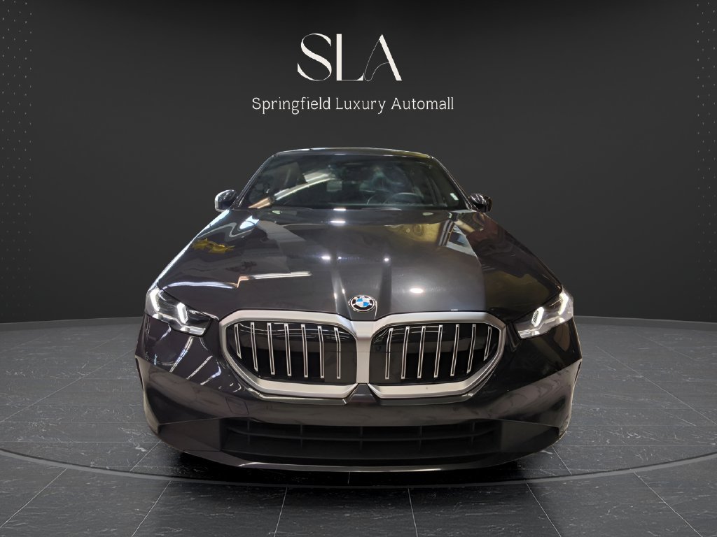 Used 2026 BMW 530i xDrive AWD/4WD image 2