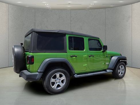 Used 2019 Jeep Wrangler Unlimited Sport S AWD/4WD image 4