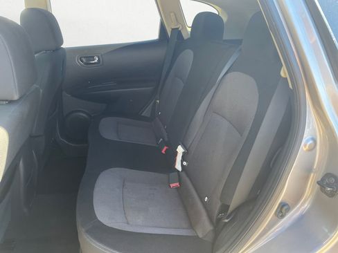 Used 2011 Nissan Rogue SV w/ Premium Pkg image 16