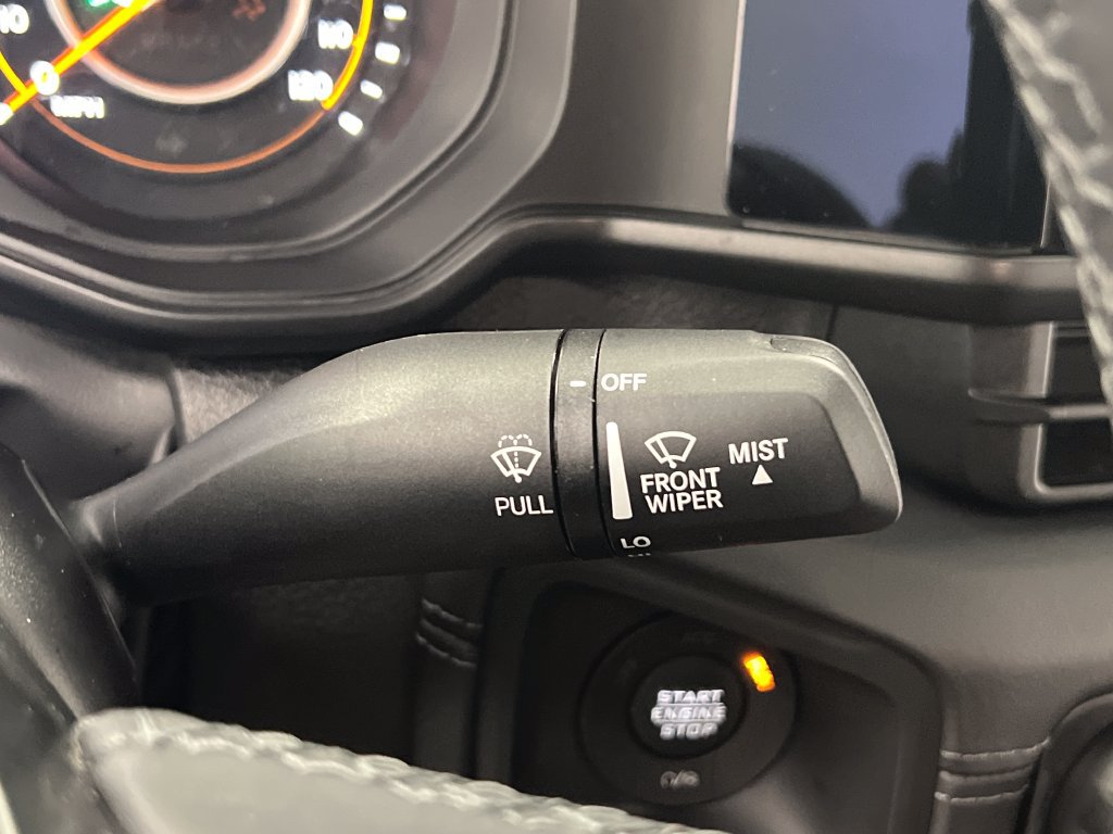 Used 2025 Jeep Gladiator Mojave w/ Convenience Group AWD/4WD image 42