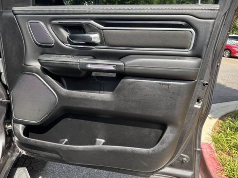 Used 2021 RAM 1500 Laramie AWD/4WD image 16