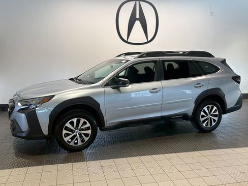 Used 2023 Subaru Outback Premium AWD/4WD image 3