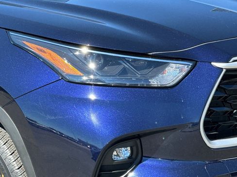 Used 2022 Toyota Highlander XLE AWD/4WD image 12