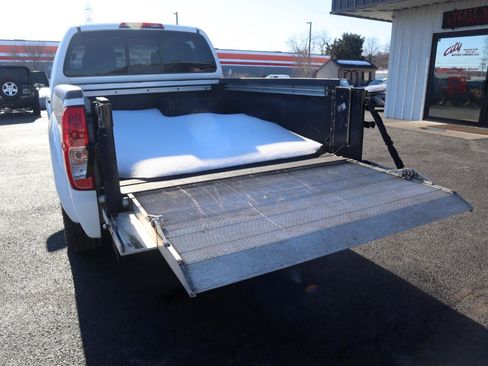 Used 2017 Nissan Frontier SV w/ SV Value Truck Package image 33