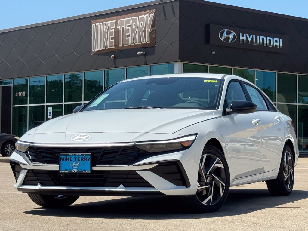 New 2025 Hyundai Elantra SEL FWD image 1