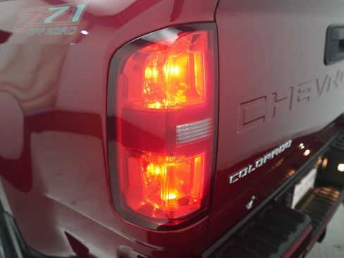 Used 2021 Chevrolet Colorado Z71 w/ Safety Package AWD/4WD image 9