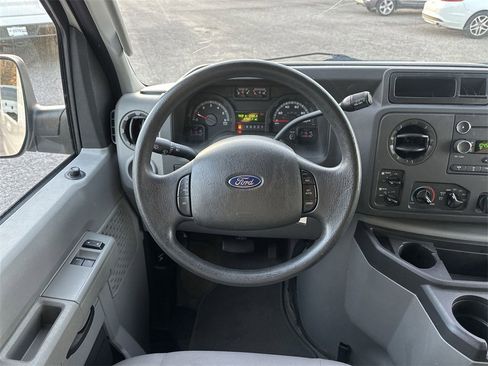 Used 2013 Ford E-350 and Econoline 350 XLT image 14