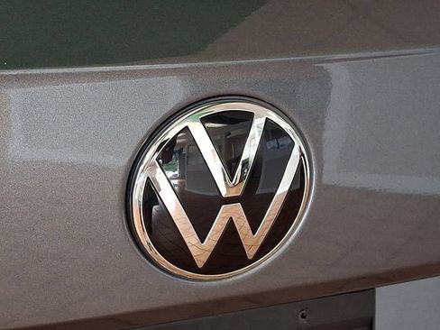 Used 2022 Volkswagen Taos SEL AWD/4WD image 36