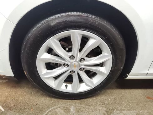 Used 2024 Chevrolet Malibu LT w/ LPO, Floor Liner Package FWD image 8
