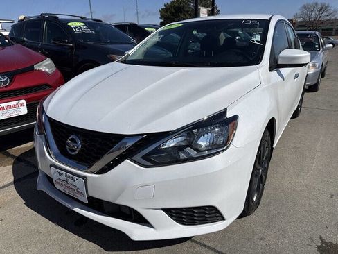 Used 2019 Nissan Sentra SV image 1