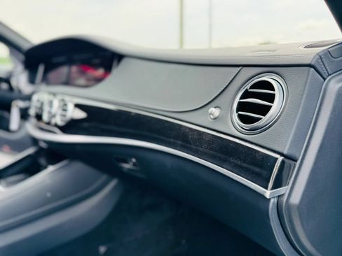 Used 2016 Mercedes-Benz S 550 Sedan image 26