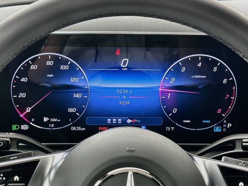 Used 2026 Mercedes-Benz GLC 300 4MATIC image 13