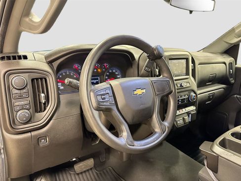 Used 2022 Chevrolet Silverado 1500 Custom image 9