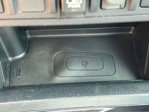 Used 2018 Toyota Tacoma TRD Off-Road AWD/4WD image 27